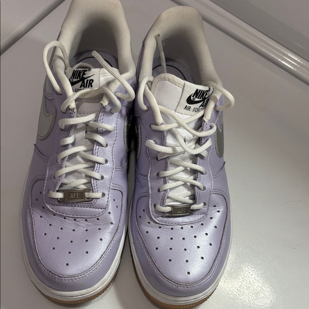 Women’s Nike Air Force 1 sneakers Size 8
